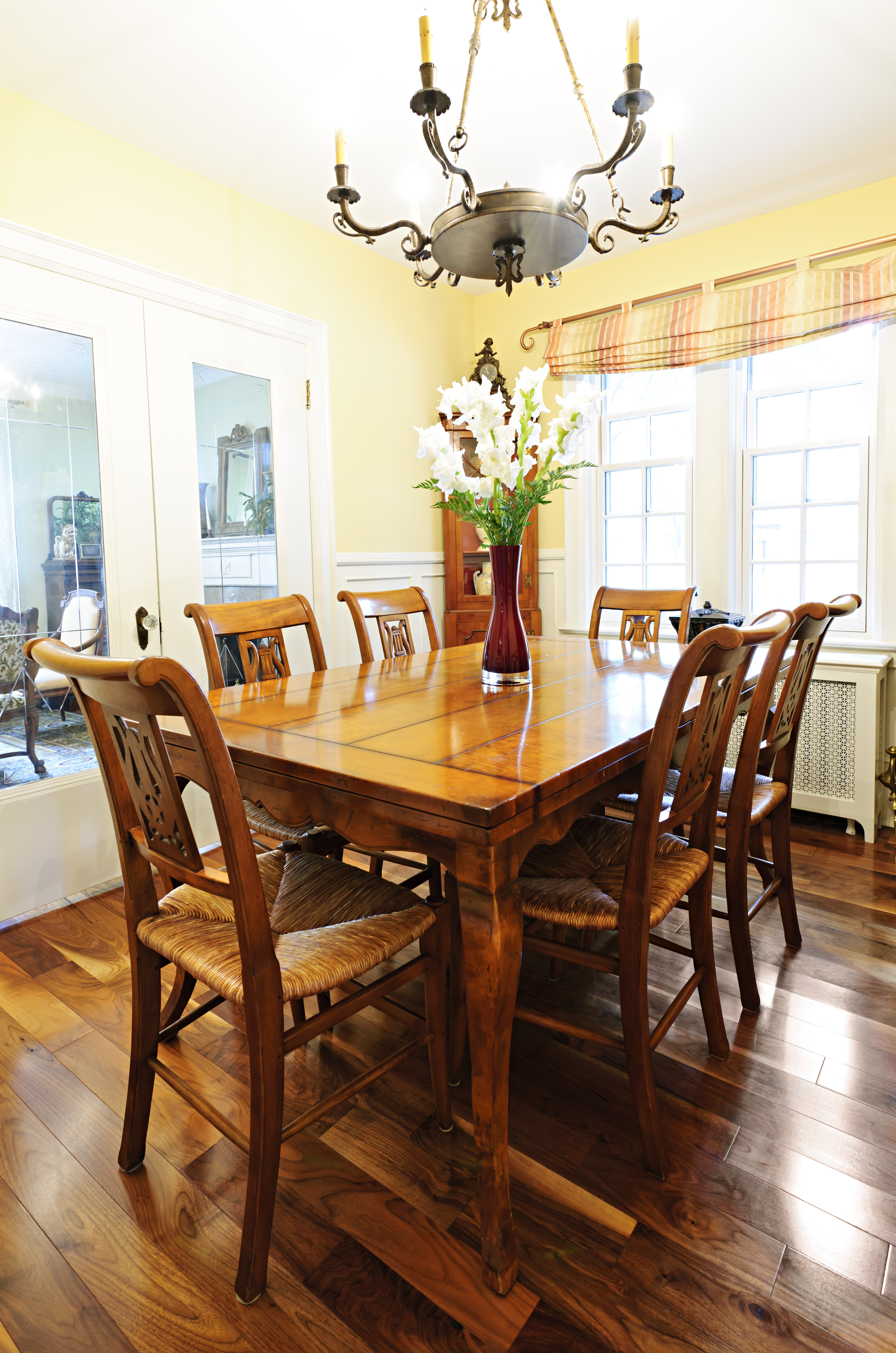 Red Door Home Furnishings